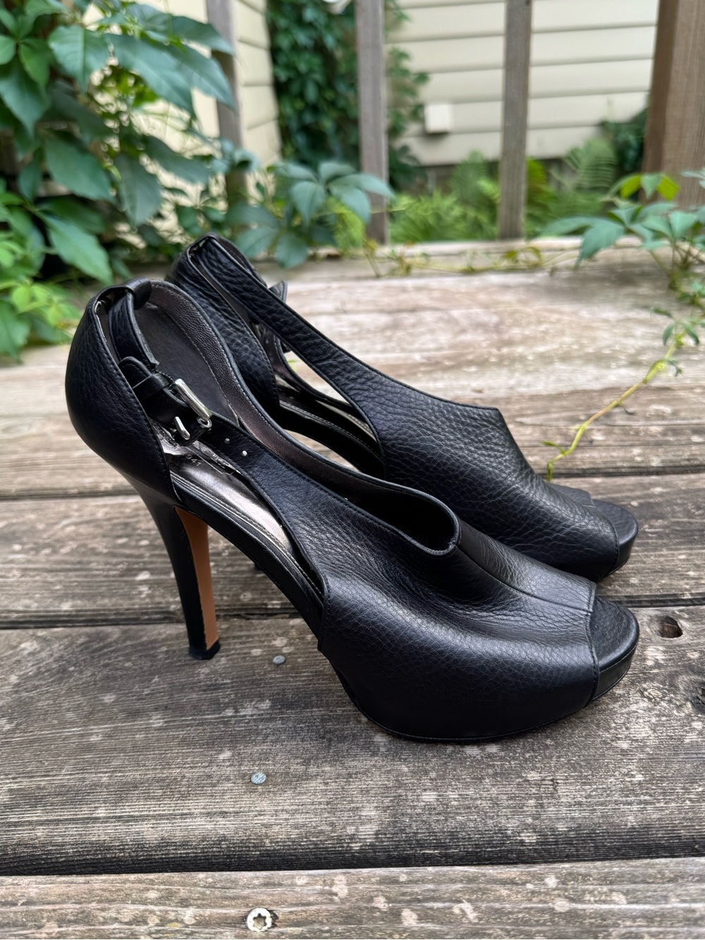Coach Apryl Black Pebbled Leather Peep-Toe Slingback High Heels Size 8.5